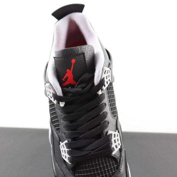Air Jordan 4 - Picture 7 of 8